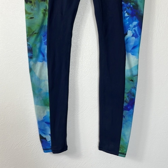 Athleta Chaturanga Bloom Floral Tight Women's M High Inseam 28" Key Pocket - Picture 9 of 16